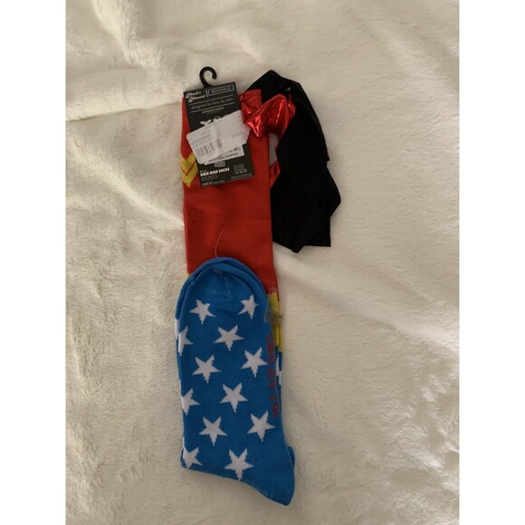 1 pair Wonder Woman & 1 Pair Harley Quinn Women's Socks - Picture 5 of 5
